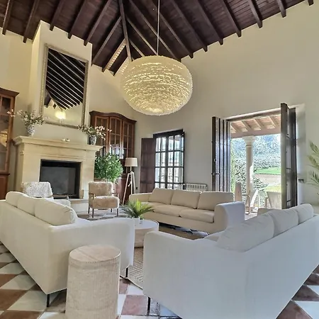 New! Your Ultimate Luxury With 11br, Pool, Jacuzzi, Gym And Sauna Just 30 Minutes From Malaga!
