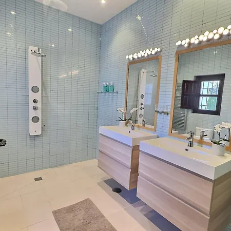 New! Your Ultimate Luxury With 11br, Pool, Jacuzzi, Gym And Sauna Just 30 Minutes From Malaga! Willa Villanueva del Rosario